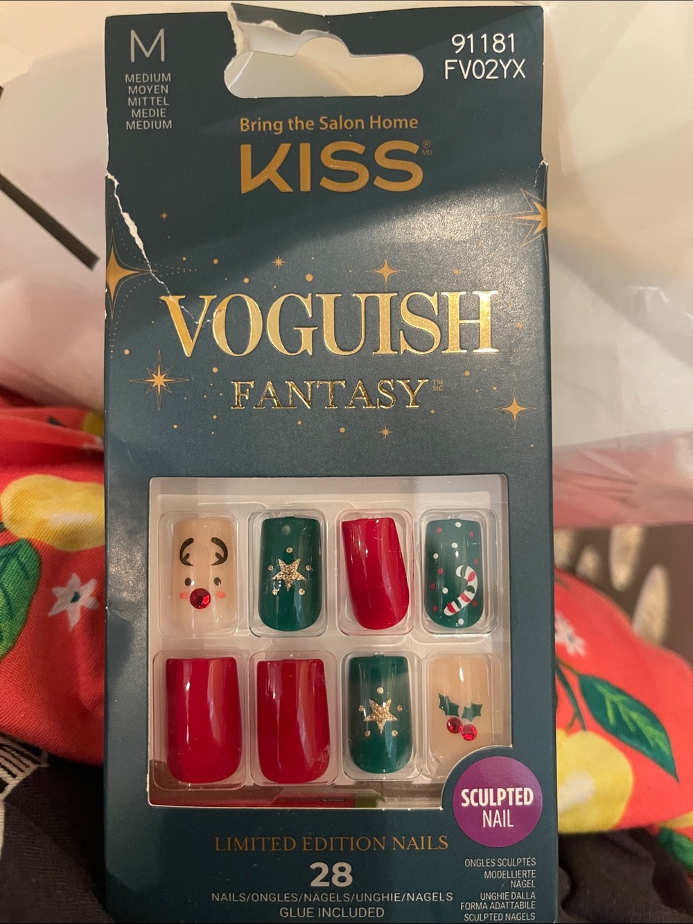 KISS Vogüish Fantasy Holiday Press-On Nails in Red, Green, Cream